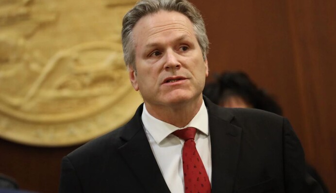 Губернатор Аляски готов принять встречу Трампа и Путина