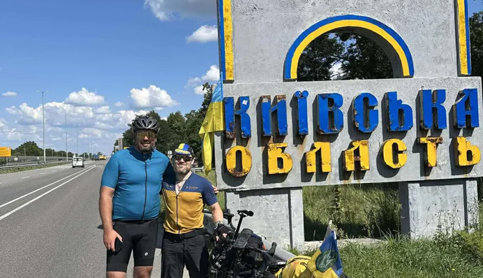 Фінський волонтер проїхав 2350 км, щоб зібрати гроші для ЗСУ