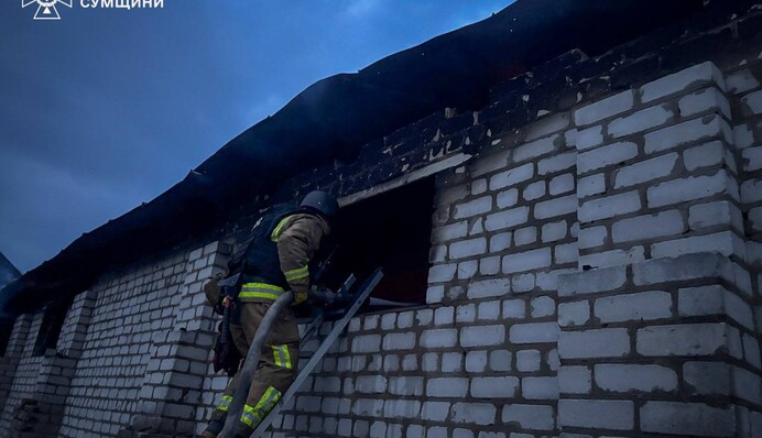 Сумщина: рятувальники ліквідували пожежу після ворожого обстрілу