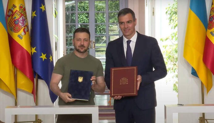 Іспанія виступила за участь України у переговорах щодо своєї території