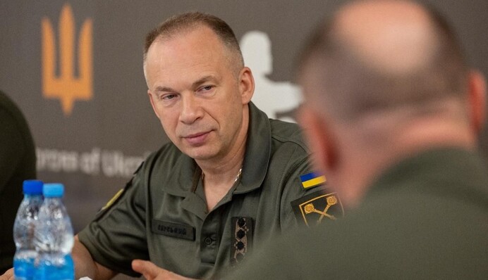 Эвакуация раненых осложнилась из-за массовых атак дронов - Сырский