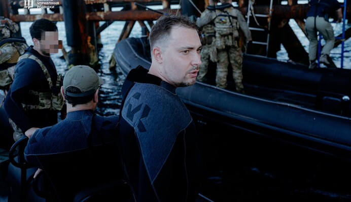 Буданов посетил с инспекцией остров Змеиный