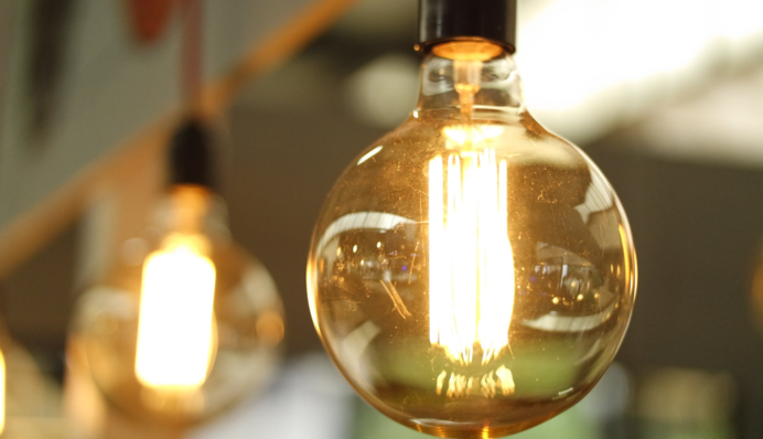 Оновлення граничних цін на електроенергію допомогло уникнути відключень світла — експерт