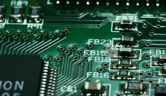 Reuters: США устанавливают трекеры на чипы, чтобы отслеживать поставки в Китай