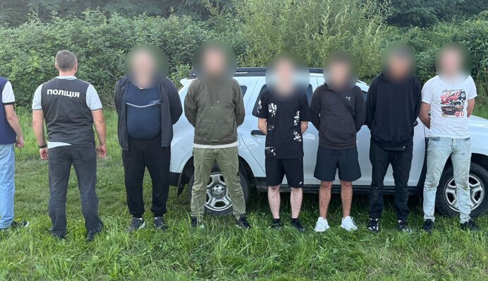 Другий етап спецоперації: поліція перекрила десятки каналів нелегального виїзду за кордон