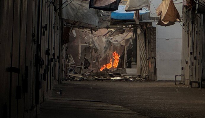 Через ворожу атаку по центральному ринку Сум вогнем знищено десять кіосків