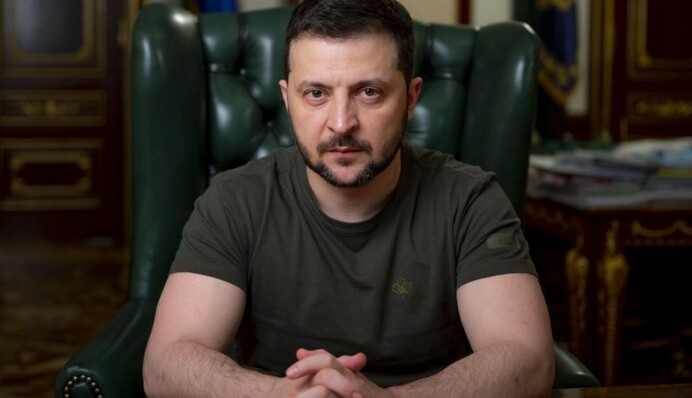 Зеленский призвал ужесточить санкции против РФ, если трехсторонняя встреча не состоится