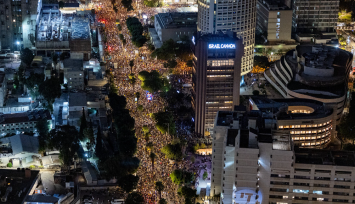 Сотні тисяч ізраїльтян вийшли на один з найбільших протестів