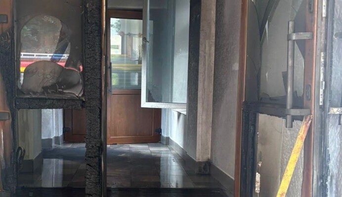 У Львові діти підпалили двері місцевої гімназії