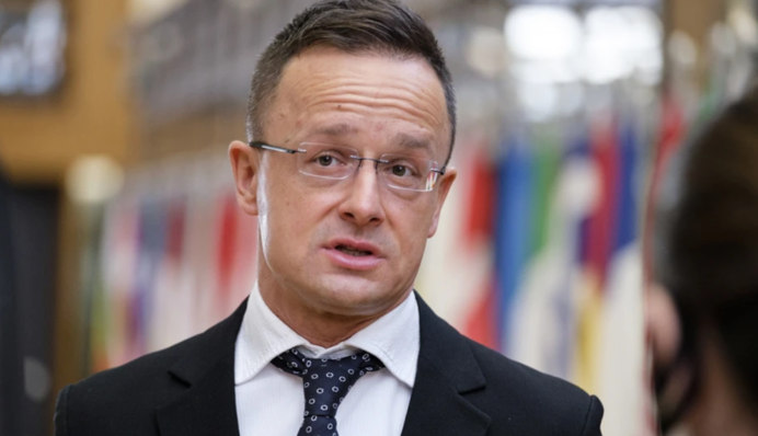 Переговори на Алясці: Сіярто вирішив дізнатися у Лаврова деталі