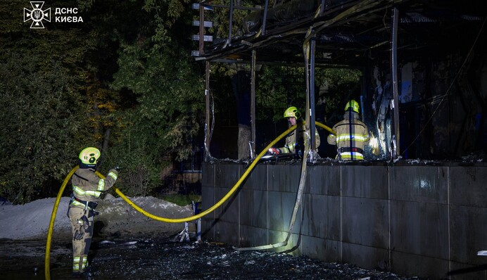 У Києві підпалили будівлю нічного клубу
