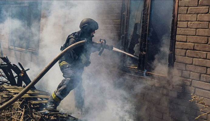 Росіяни атакували Херсон: поранено 62-річного чоловіка та підлітка