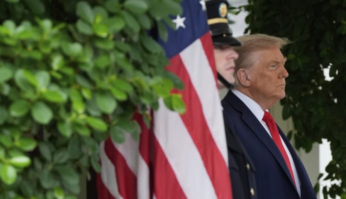 Трамп отменил отпуск для работы над переговорами по Украине и России