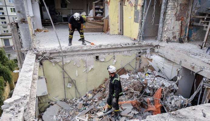 Удар РФ по багатоповерхівці у Харкові: ДСНС завершила пошукові роботи