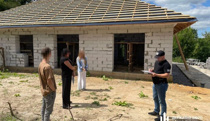 ДБР: Ексначальник ДСНС на Вінниччині змушував підлеглих будувати йому будинки