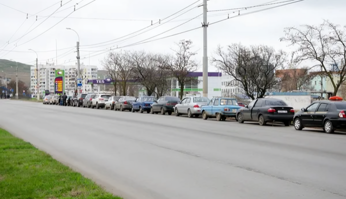 У Приморському краї черги на заправках через дефіцит бензину