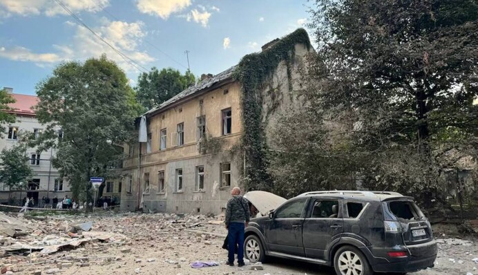 Нічна атака по Львову: одна людина загинула, в місті пожежі та руйнування