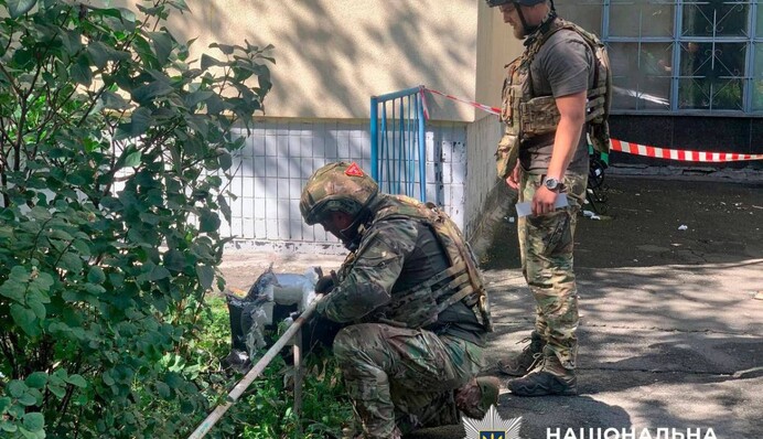 У Солом’янському районі Києва на дорогу впав збитий російський дрон, що не здетонував