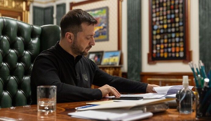 Зеленський запровадив санкції проти людей, які працюють на війну РФ