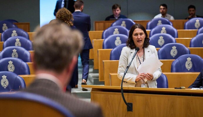 Глава МИД Нидерландов ушел в отставку из-за политики в отношении Израиля