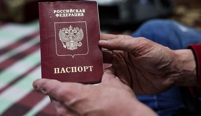 Окупанти погрожують мешканцям ТОТ депортацією у випадку відмови отримати паспорт РФ — ЦПД