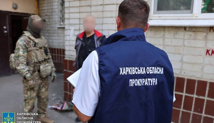 У Харкові затримали групу чоловіків, яка напала на матір військового