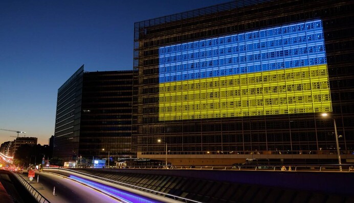 Друзі України підсвітили світові пам’ятки кольорами українського прапора