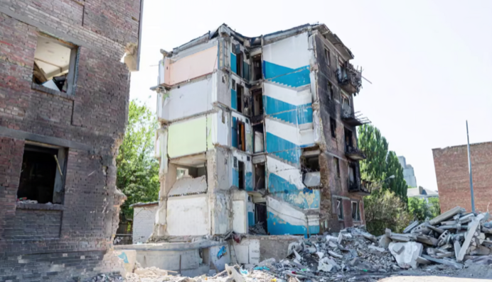 У Києві відновлюють будинок, зруйнований ракетним ударом у липні 2024 – КМДА