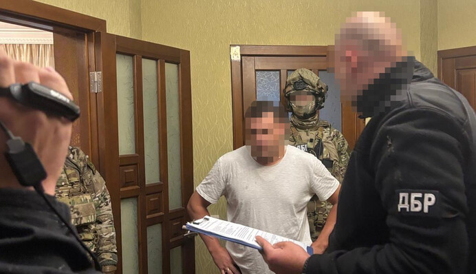 На Харківщині затримали працівників колонії, які знущалися та експлуатували ув'язнених