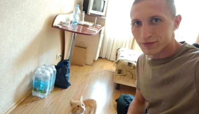 Вместе в плену и вместе на свободе: военный вернулся после обмена в Украину с котом