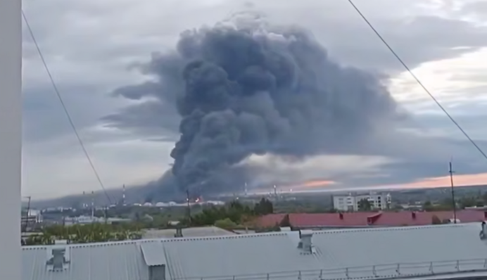 Росія втратила 4,7% потужностей виробництва пального за ніч