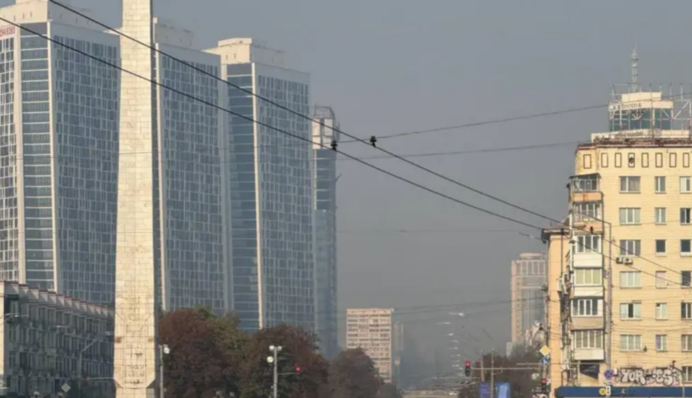 Київ накрив смог після нічних обстрілів – поради від КМДА