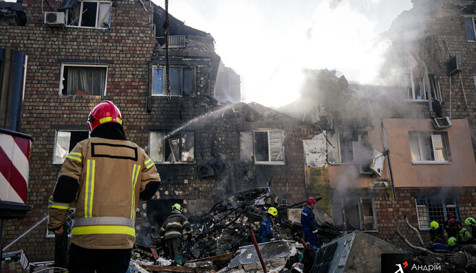 Как выглядит пятиэтажка в Дарницком районе после удара РФ – фото