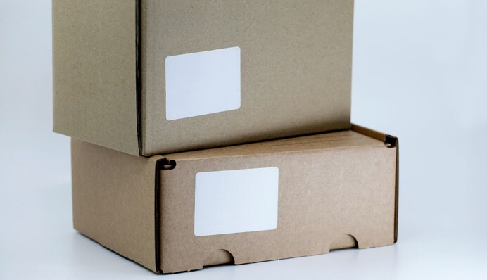 США отменили беспошлинный предел для посылок