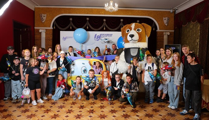 Авіакомпанія «Українські вертольоти» організувала 1500 дітям загиблих Захисників театральне свято та вручення сертифікатів