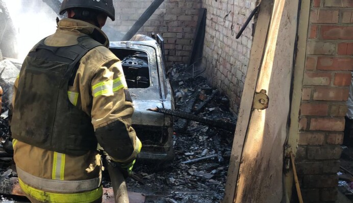 Росія вдарила по ринку на Дніпропетровщині: 1 загиблий, 6 поранених, зруйновані будинки