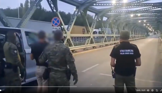 З Польщі депортували українця, який погрожував підпалами