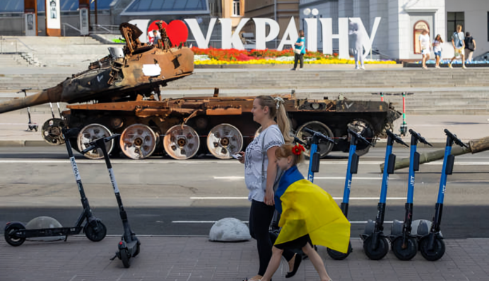 Около 51% украинцев верят в безоговорочную победу – опрос