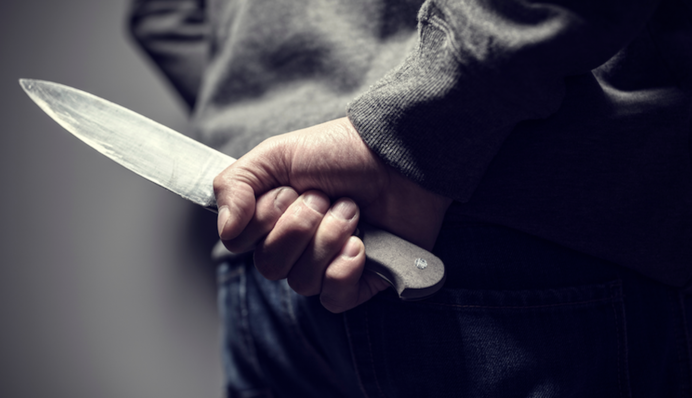 Шесть лет за решеткой проведет военный, который в пьяном виде порезал пассажира на вокзале в Ровно