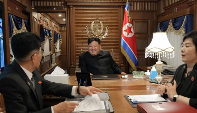 Символ династии: Ким Чен Ын отправился в Китай на бронепоезде