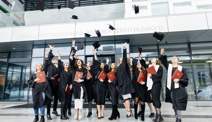 Український католицький університет вибачився за скандал із відмовою абітурієнтці через ЛГБТ-емодзі