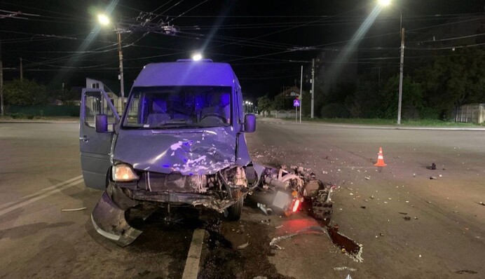 У Київській області водійка Mercedes-Benz зіткнулась із 14-річним мотоциклістом