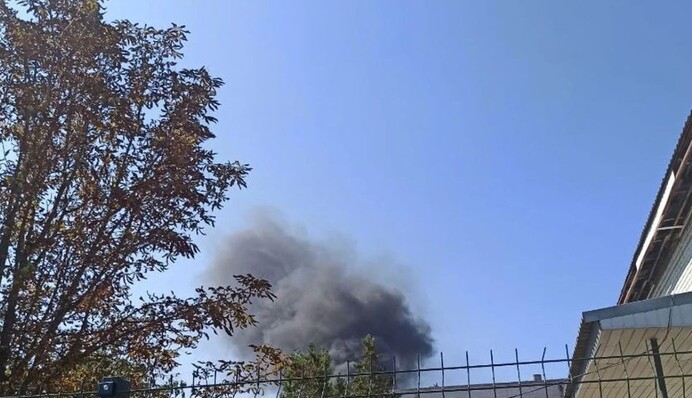 У Дніпрі спалахнула пожежа, дим видно з кількох районів міста — ЗМІ