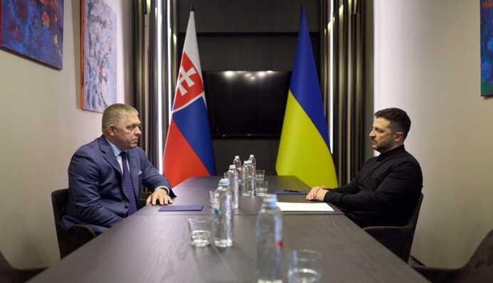 Украина готова поставлять газ и нефть в Словакию, если они не из России — Зеленский