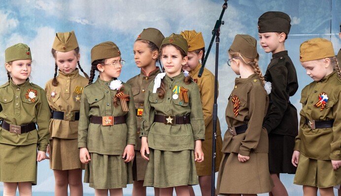 Кремль встановлює тотальний контроль за російською молоддю - розвідка