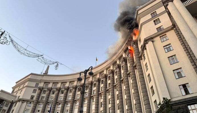 Зеленский: несколько российских дронов во время ночной атаки пересекли границу Украины и Беларуси