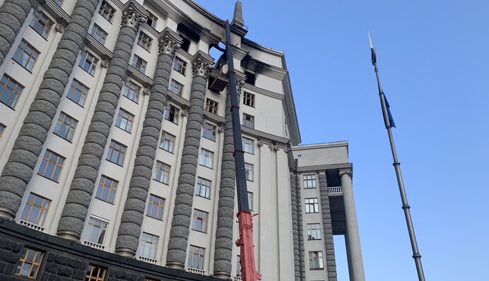 Посол Естонії після візиту до пошкодженого Кабміну закликала союзників зупинити Росію силою