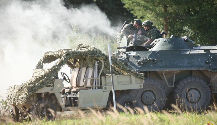 Військові навчання й 