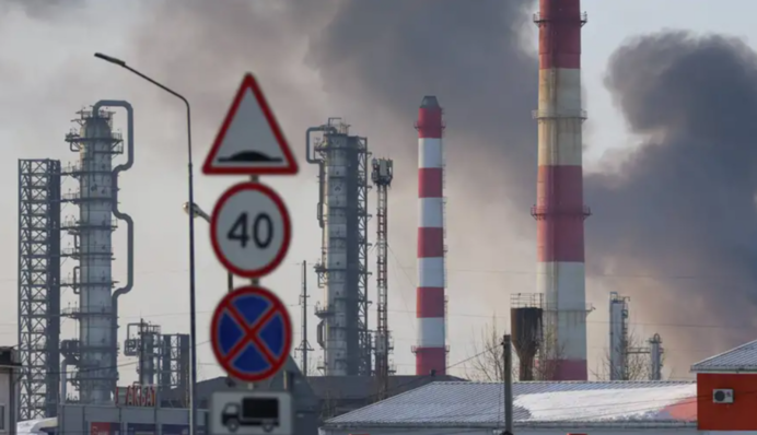 У Бєлгородській області РФ внаслідок атаки БПЛА пошкоджені резервуари нафтобази