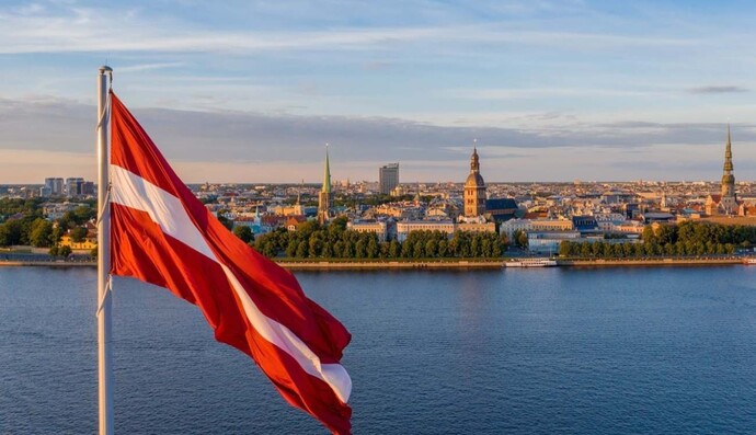 Латвія депортує росіян, які не склали мовний іспит, та готується до загроз Кремля – журналіст